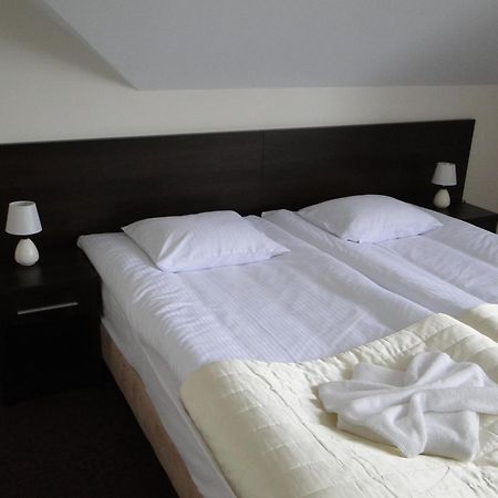 Hotel Cynamon Tokarnia  Екстериор снимка