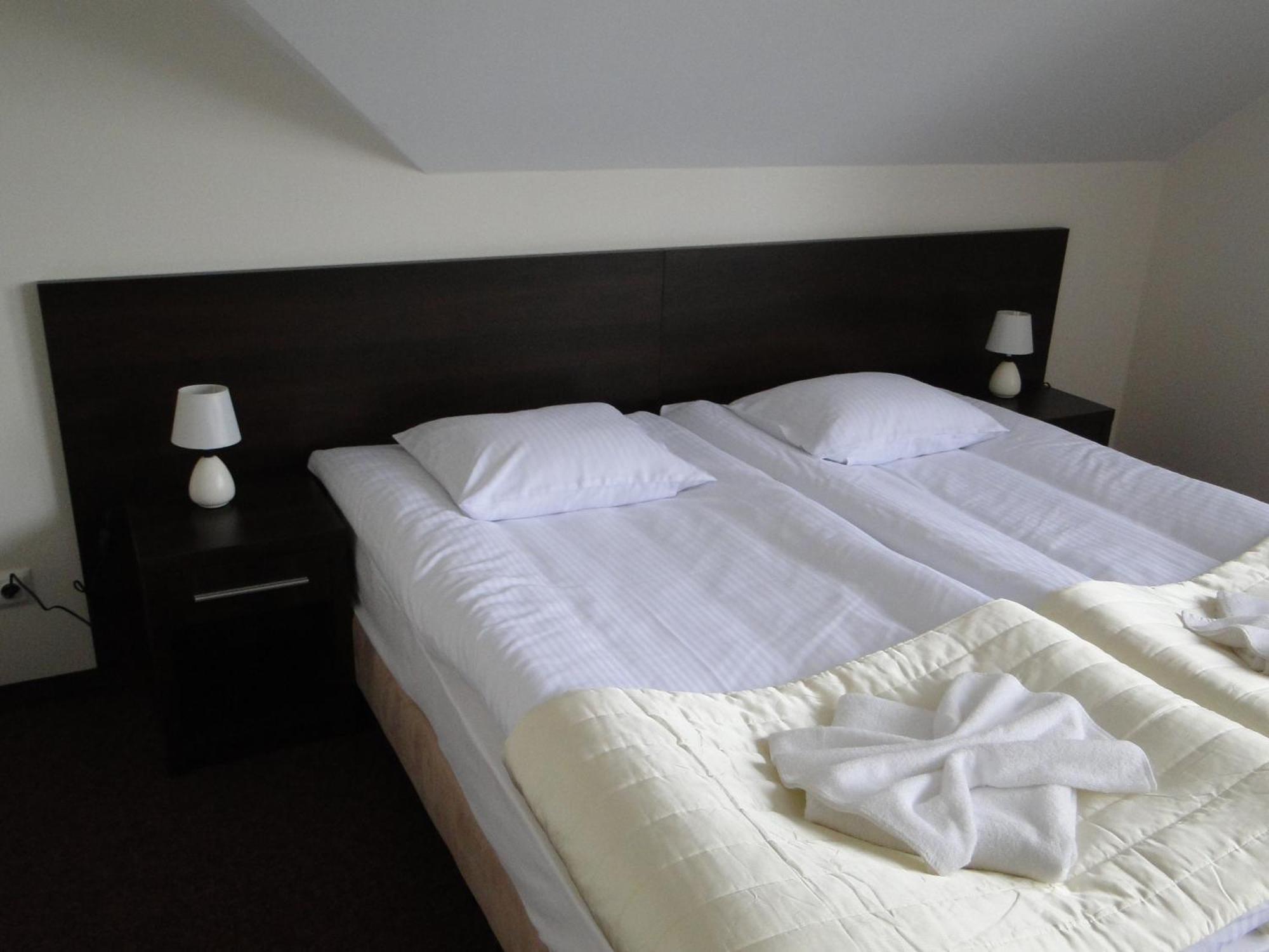 Hotel Cynamon Tokarnia  Екстериор снимка