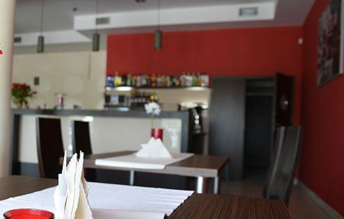 Hotel Cynamon Tokarnia  Екстериор снимка